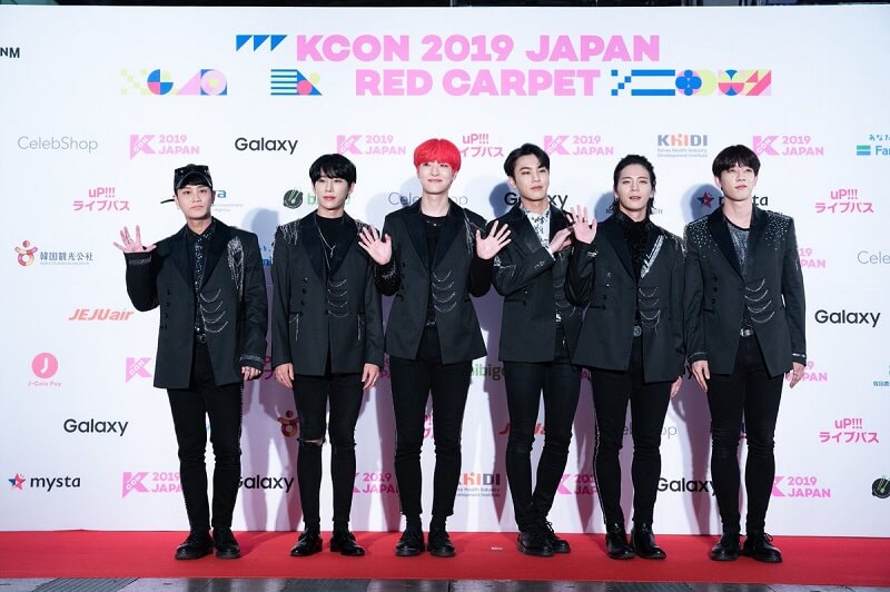 Ídolos de Kpop brilham na Red Carpet da KCON 2019 Japan GMOST