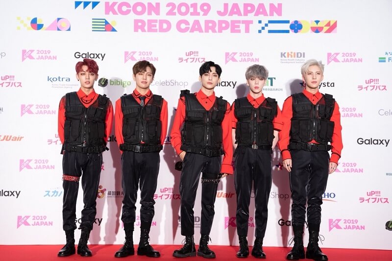 Ídolos de Kpop brilham na Red Carpet da KCON 2019 Japan a.c.e.