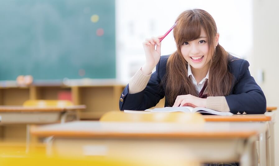 Escolas Públicas de Tóquio pararão de forçar Estudantes a Pintar o Cabelo de Preto destaque
