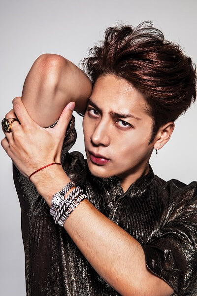 GOT7 - Jackson em destaque na secção "Men In Makeup" da revista GQ