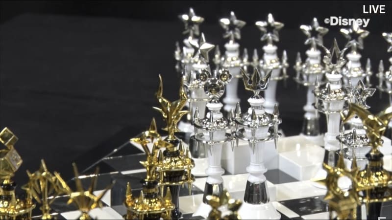 Kingom Hearts Chess Pieces - wide shot Sora Xehanort pieces