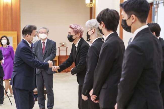BTS nomeados enviados especiais pelo Presidente Moon Jae In