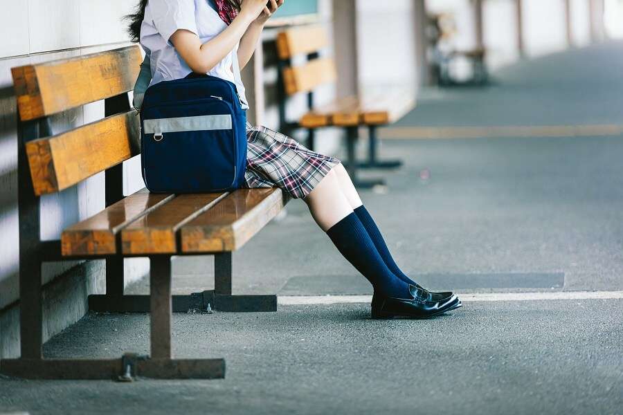 Escolas Públicas de Tóquio pararão de forçar Estudantes a Pintar o Cabelo de Preto escola japonesa