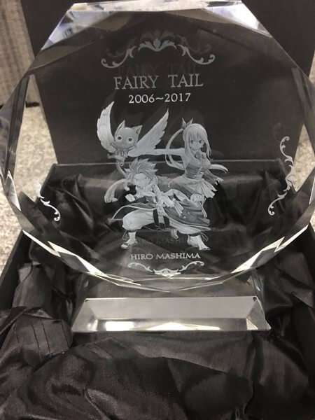 Hiro Mashima Publica Prenda Oferecida pelo seu Staff | Fairy Tail